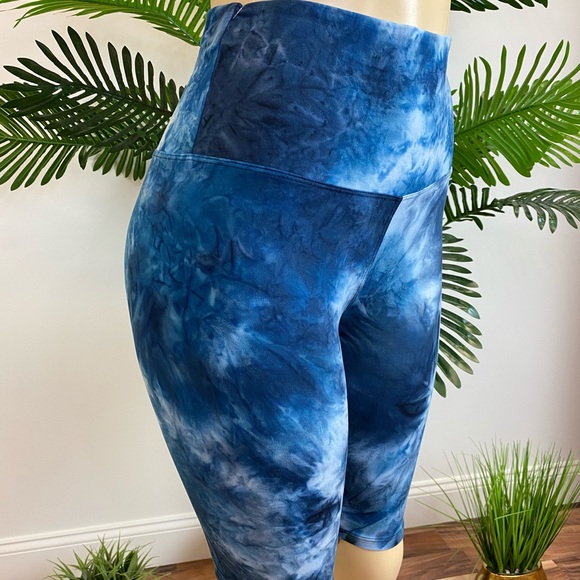 ‼️ Blue Tie Dye Leggings Active Wear Biker Shorts - Picture 5 of 8